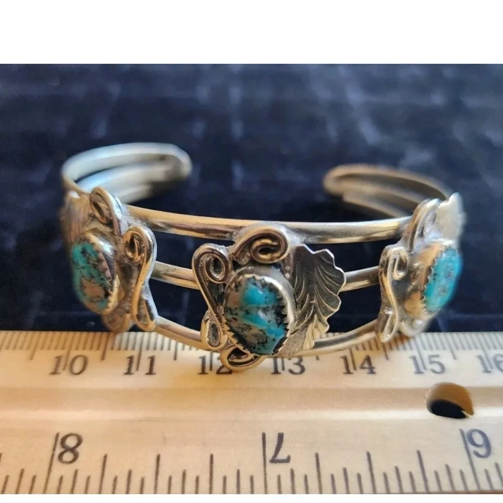 Vintage Old Pawn Native American Sterling Silver/Turquoise Cuff Bracelet
